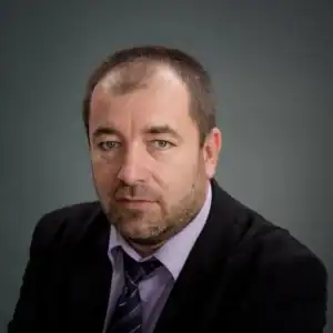 Iulian Petre – Director Executiv